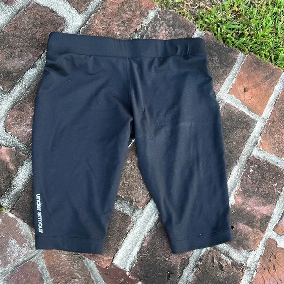 Under Armour Women's Black Bike Shorts size S - Picture 3 of 4
